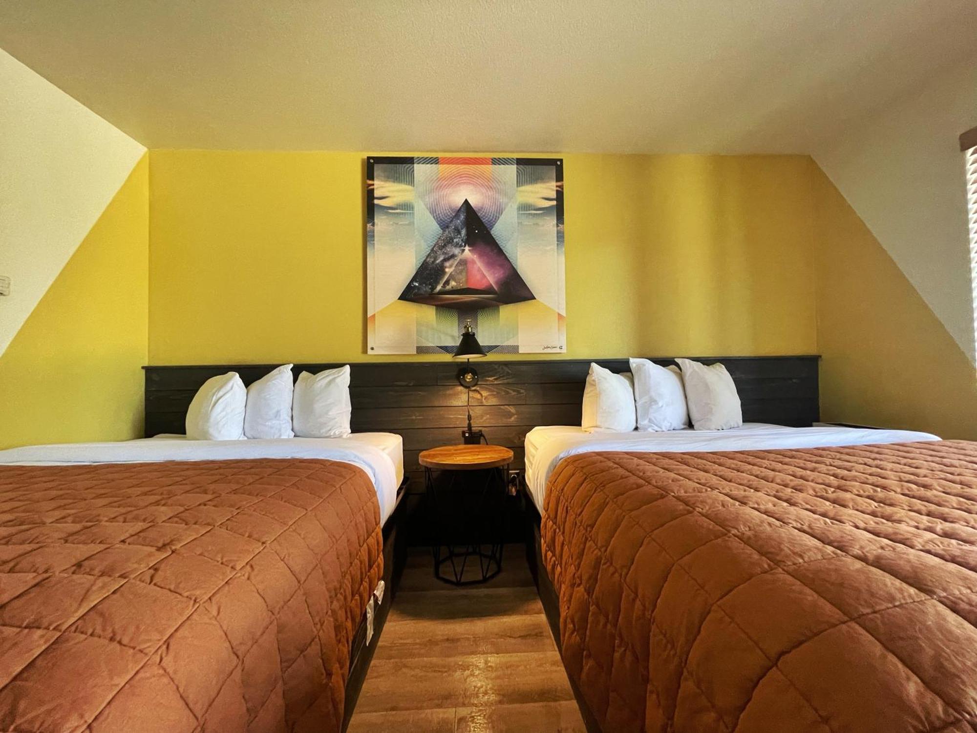 Sessions Retreat & Hotel Биг Бэар Лейк Экстерьер фото